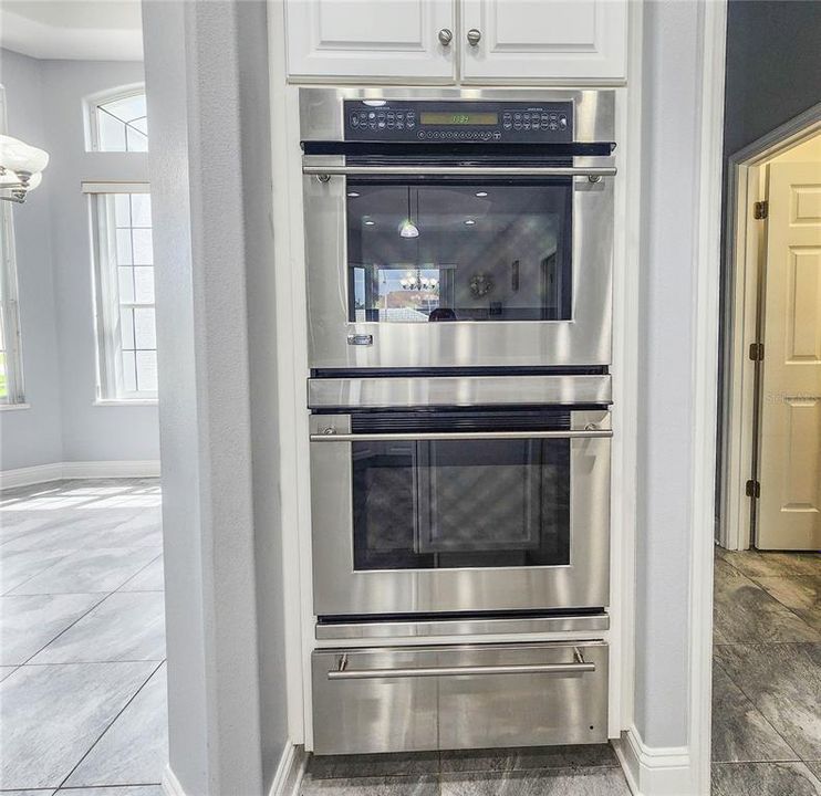 Activo con contrato: $850,000 (4 camas, 2 baños, 2661 Pies cuadrados)