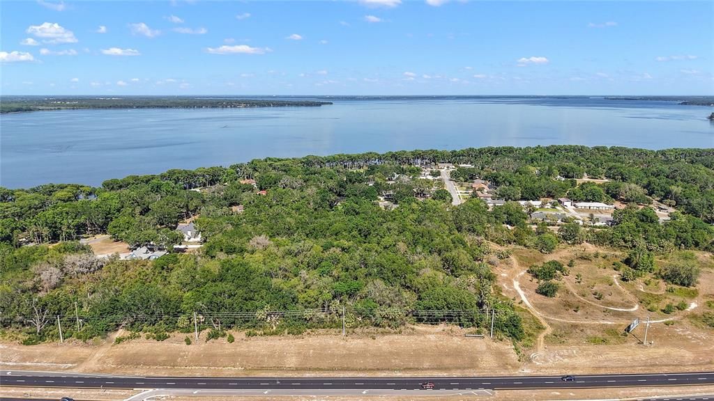 合同活跃: $949,000 (8.35 acres)