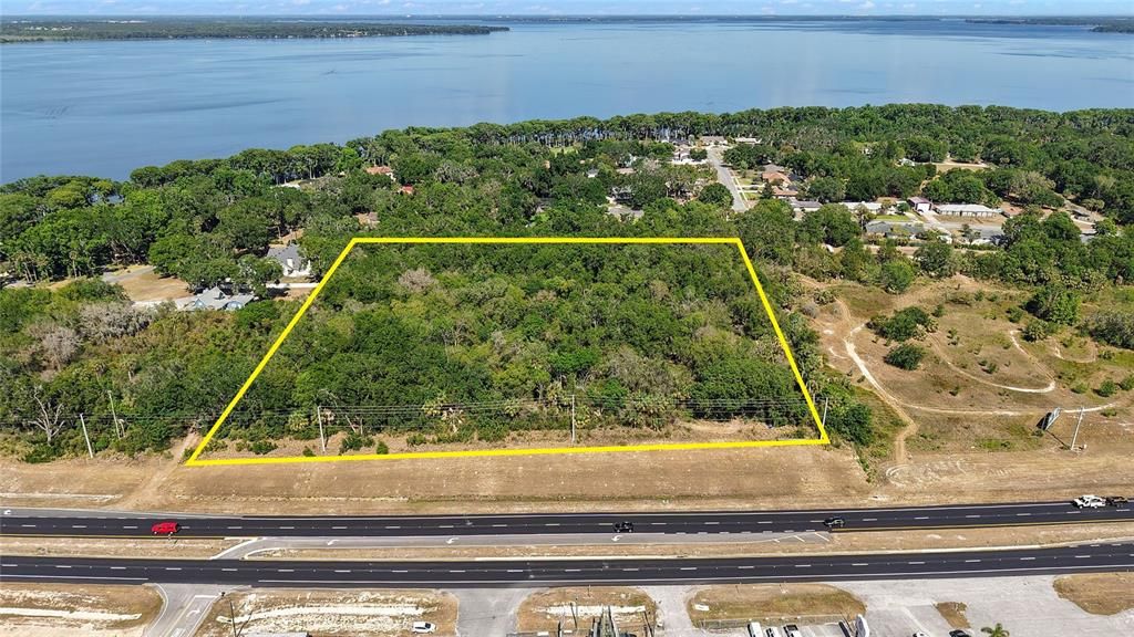 合同活跃: $949,000 (8.35 acres)