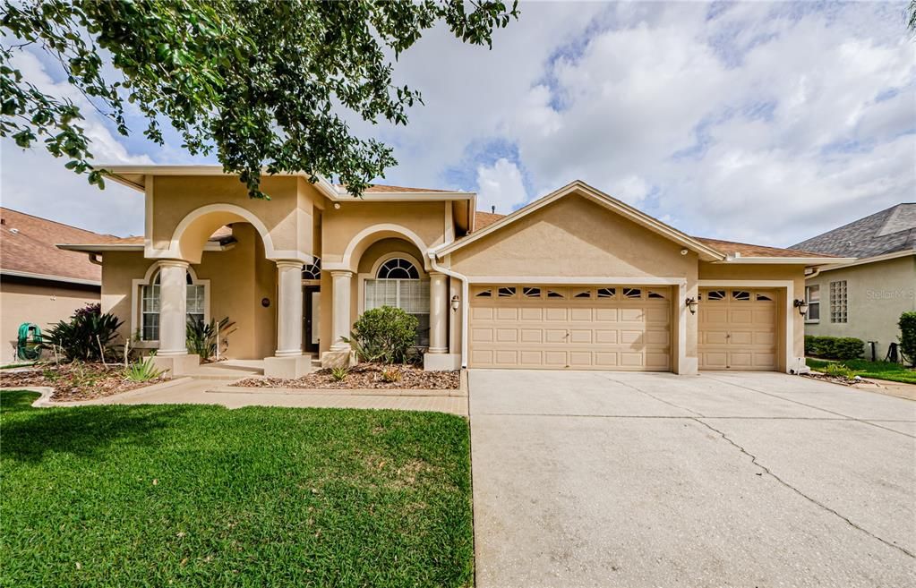 Recently Rented: $4,400 (4 beds, 3 baths, 2547 Square Feet)