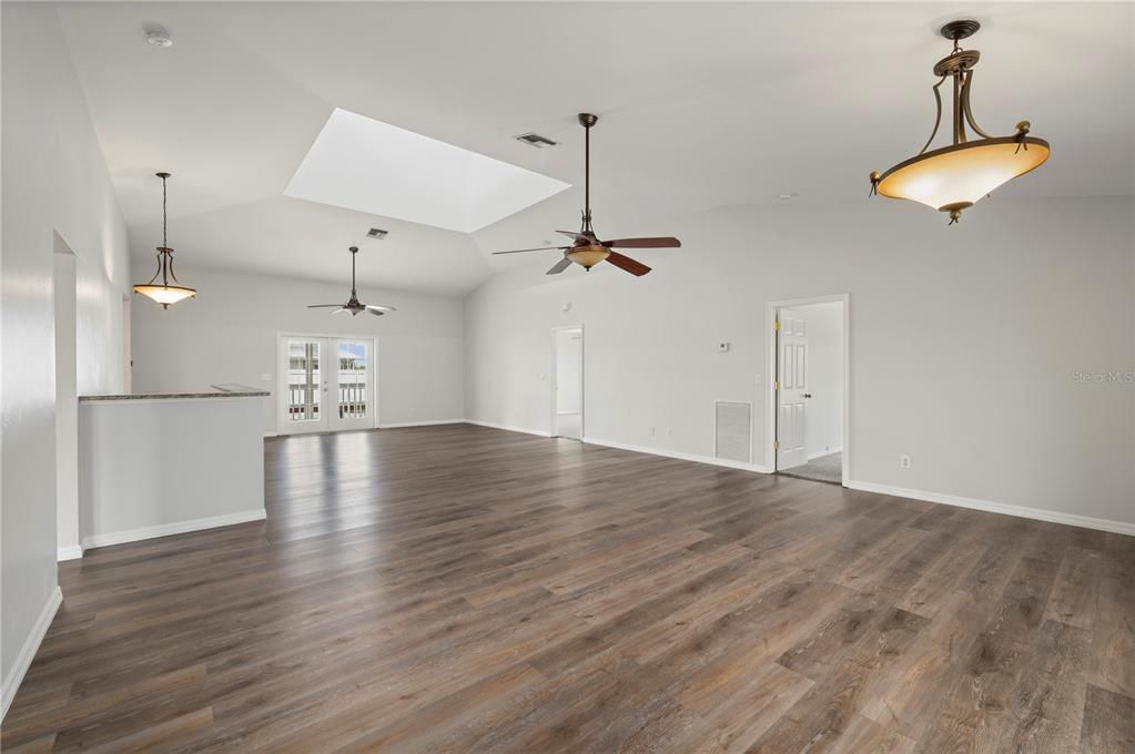 For Sale: $795,000 (3 beds, 3 baths, 2406 Square Feet)