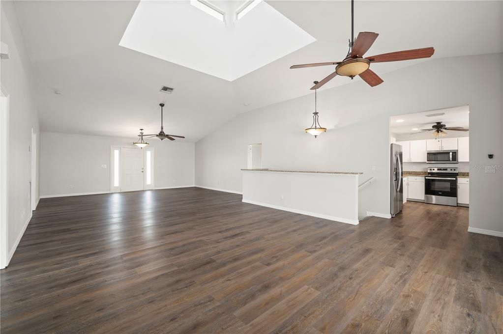 For Sale: $795,000 (3 beds, 3 baths, 2406 Square Feet)