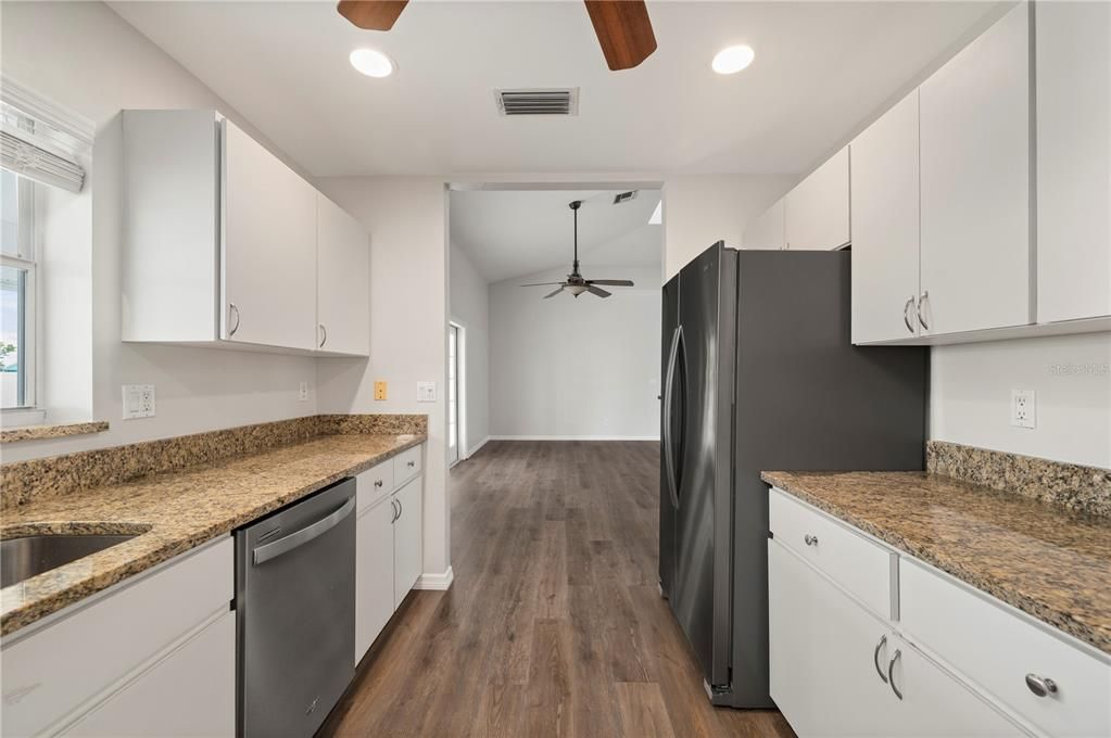 For Sale: $795,000 (3 beds, 3 baths, 2406 Square Feet)
