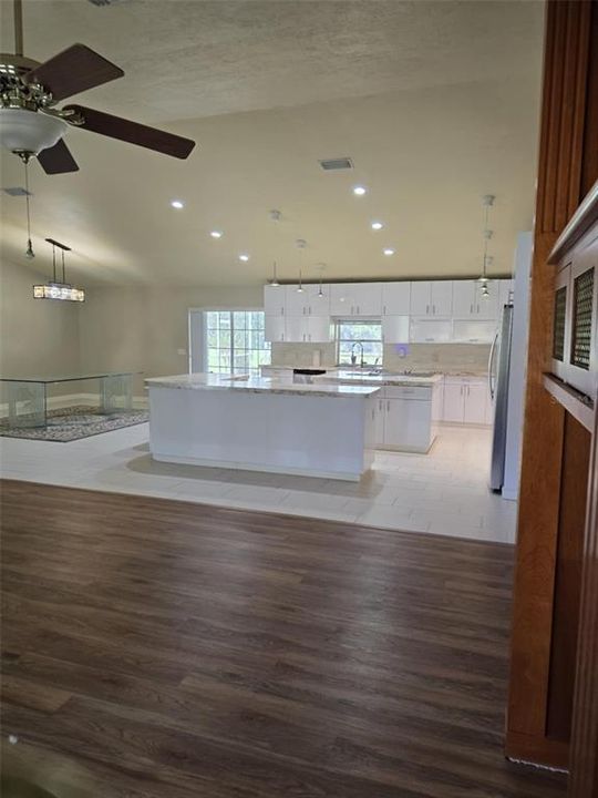 На продажу: $675,000 (3 спален, 2 ванн, 3360 Квадратных фут)