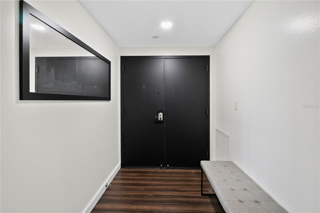 合同活跃: $699,000 (2 贝兹, 2 浴室, 1570 平方英尺)