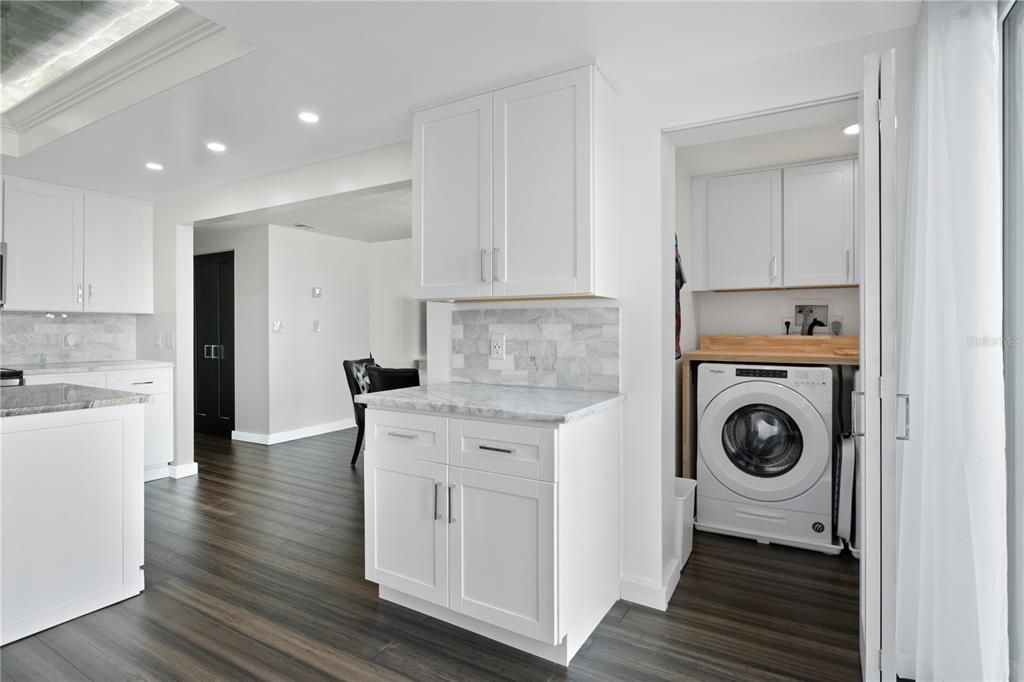 合同活跃: $699,000 (2 贝兹, 2 浴室, 1570 平方英尺)