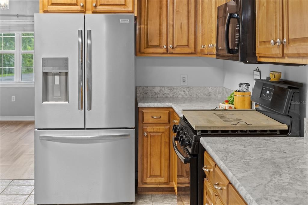 Active With Contract: $475,000 (5 beds, 4 baths, 3210 Square Feet)