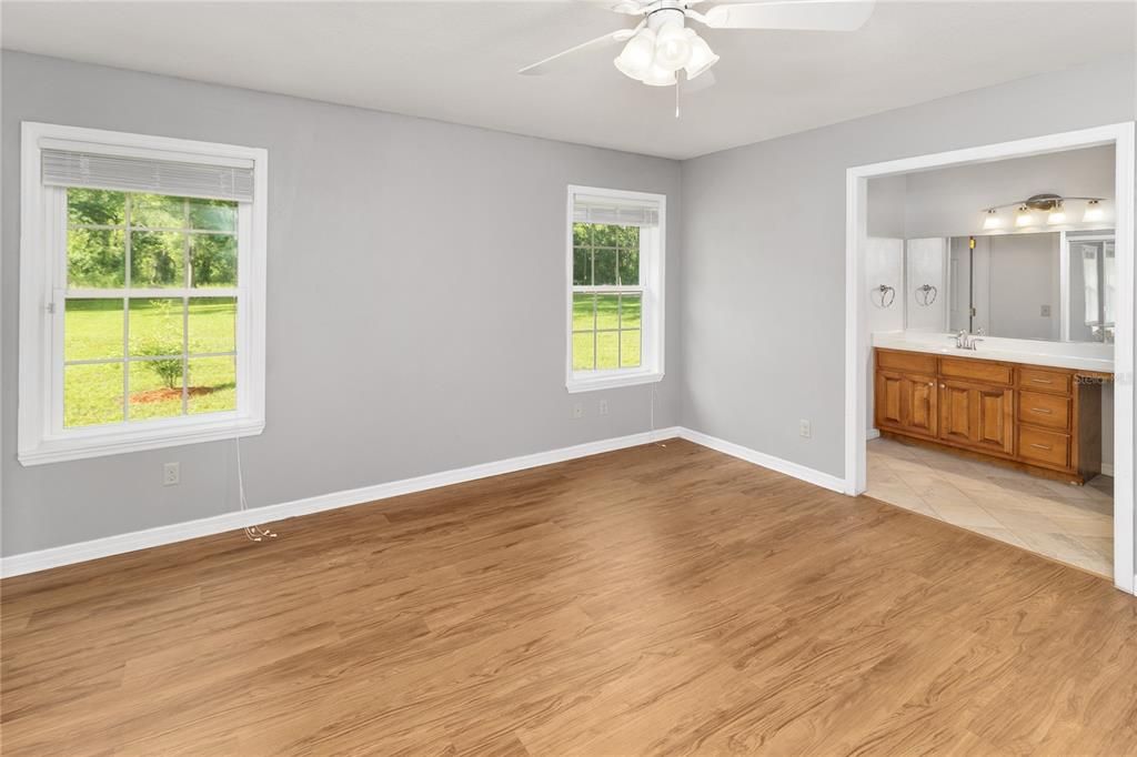 Active With Contract: $475,000 (5 beds, 4 baths, 3210 Square Feet)