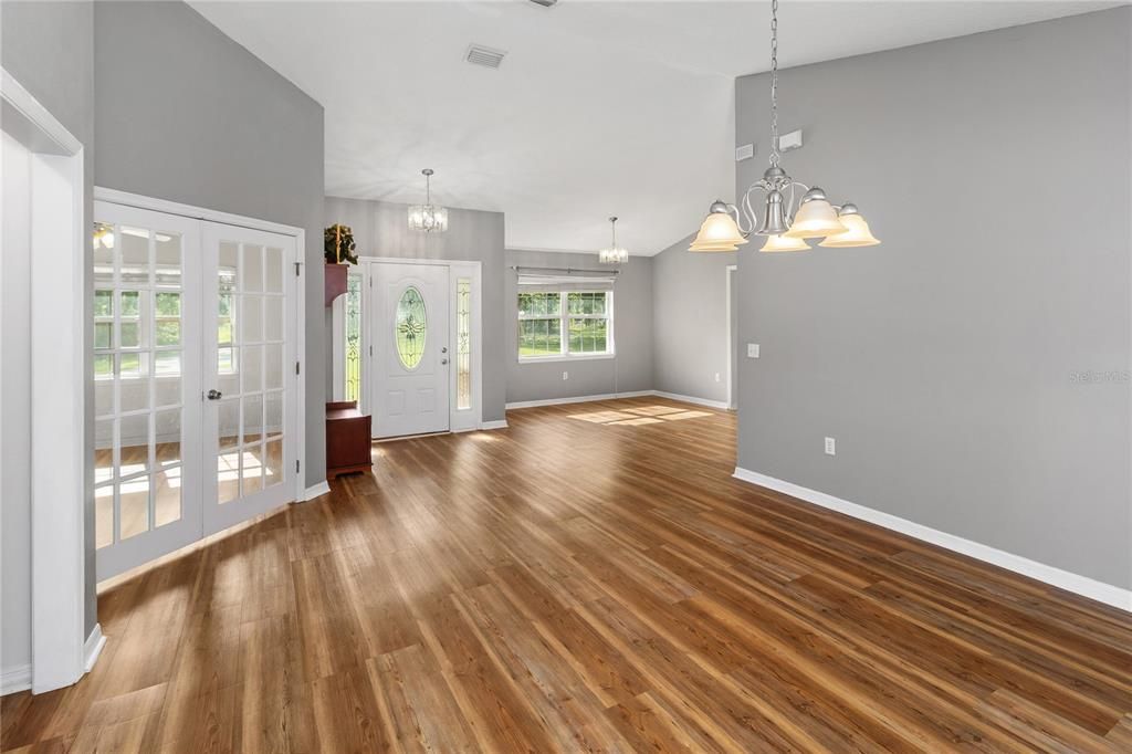 Active With Contract: $475,000 (5 beds, 4 baths, 3210 Square Feet)