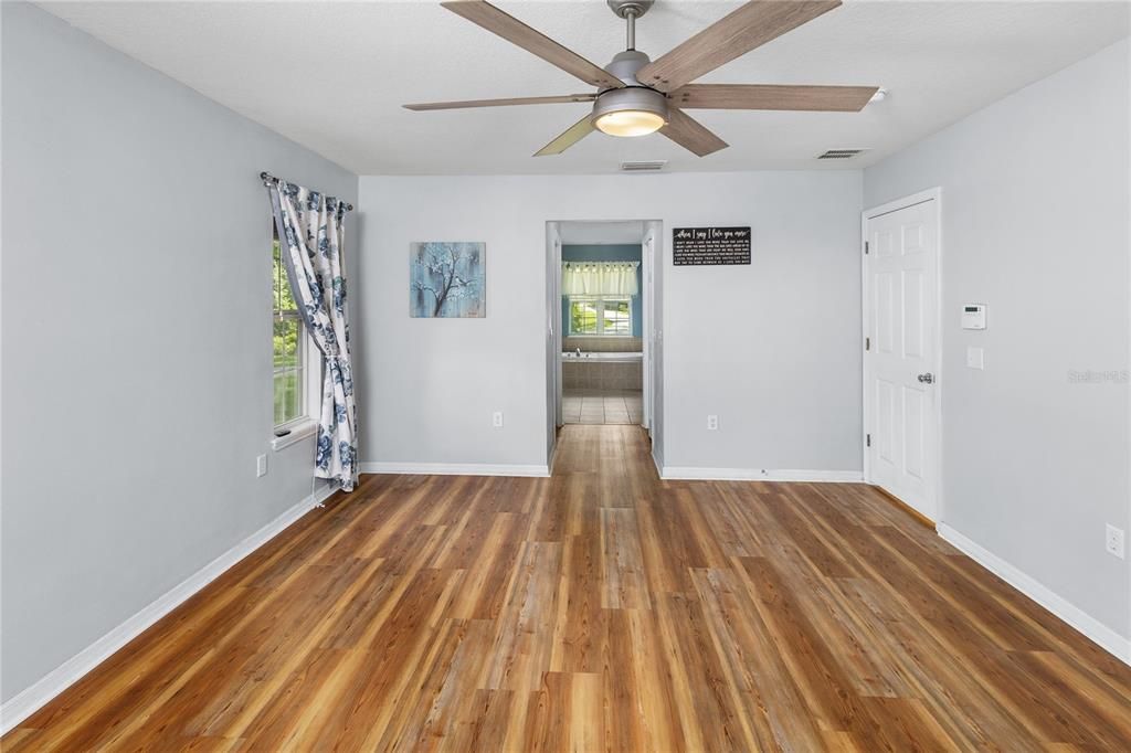 Active With Contract: $475,000 (5 beds, 4 baths, 3210 Square Feet)