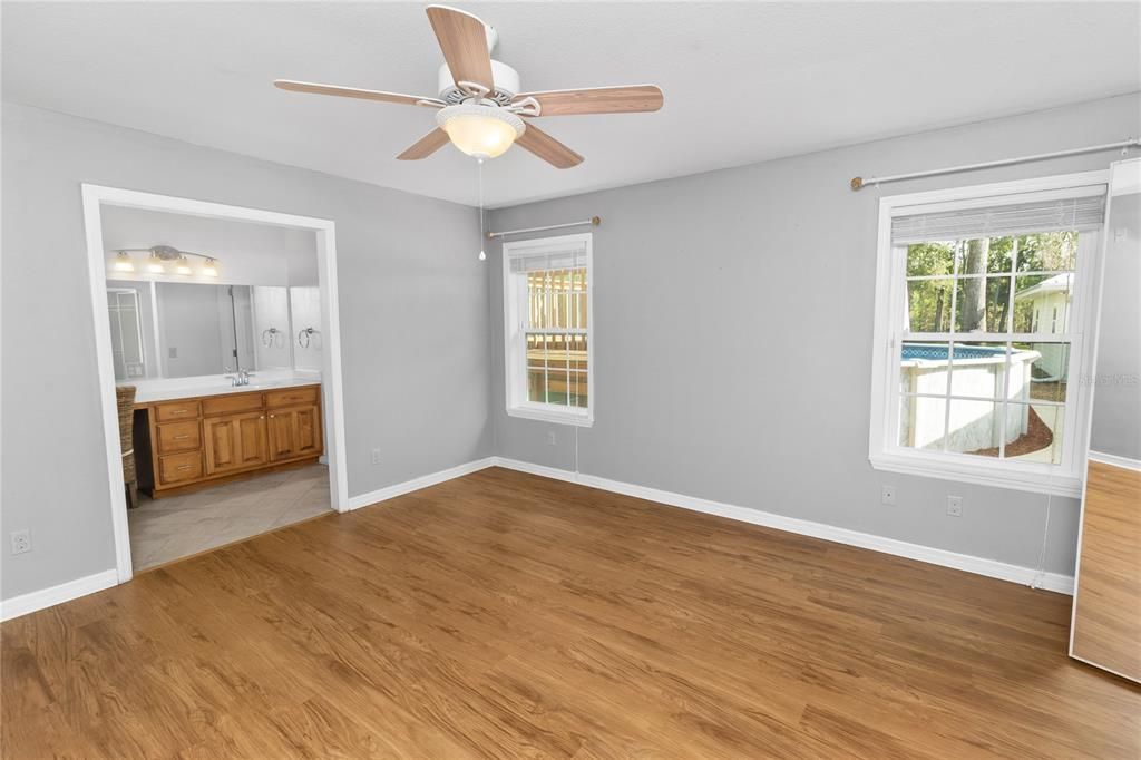 Active With Contract: $475,000 (5 beds, 4 baths, 3210 Square Feet)