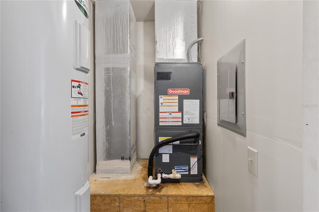 Active With Contract: $475,000 (5 beds, 4 baths, 3210 Square Feet)