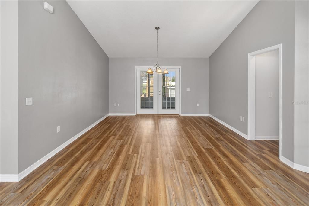 Active With Contract: $475,000 (5 beds, 4 baths, 3210 Square Feet)