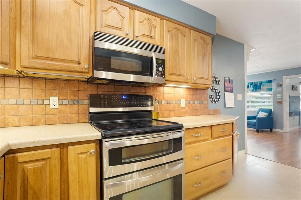 For Sale: $615,000 (3 beds, 2 baths, 2315 Square Feet)