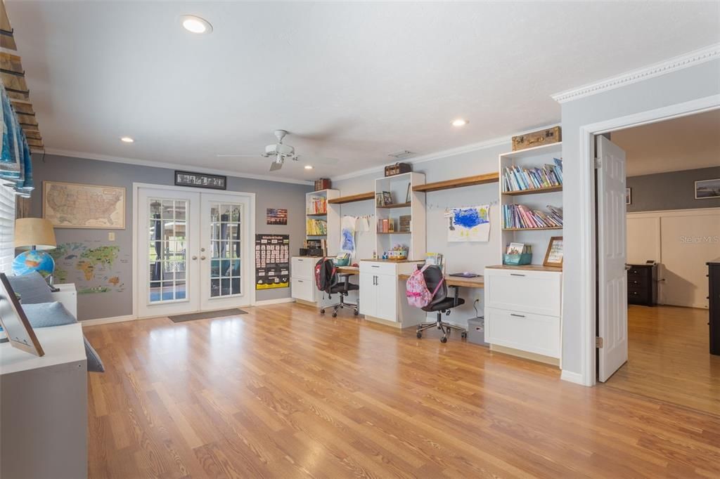 For Sale: $615,000 (3 beds, 2 baths, 2315 Square Feet)