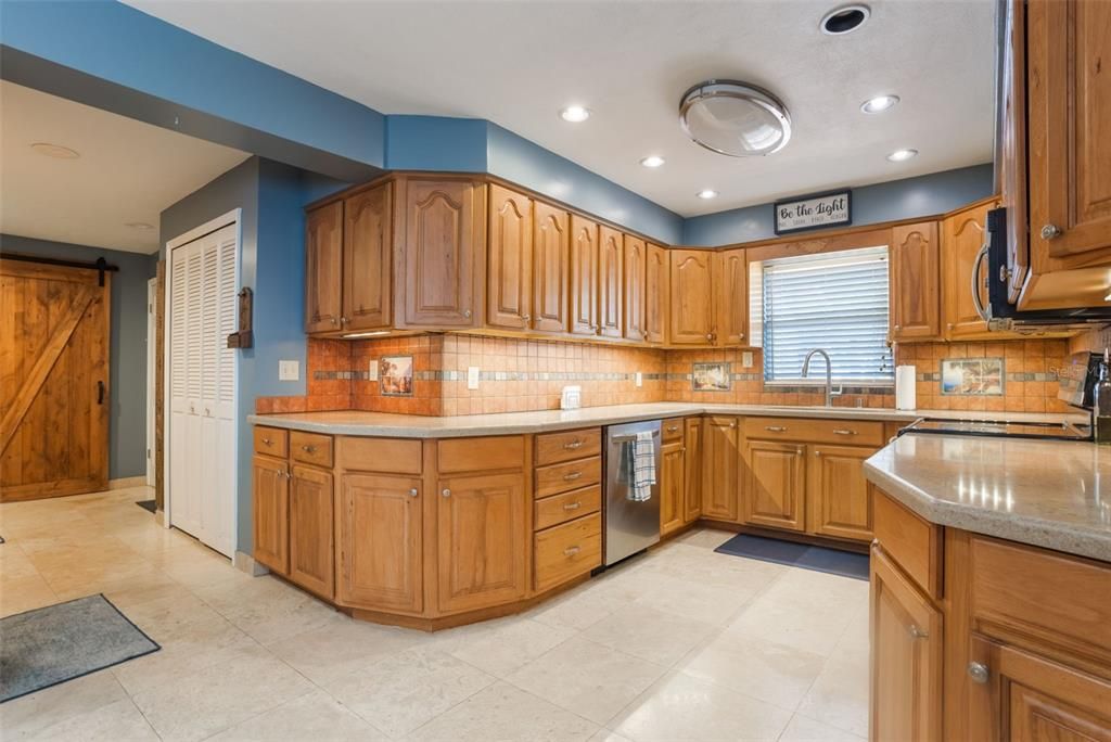 For Sale: $615,000 (3 beds, 2 baths, 2315 Square Feet)