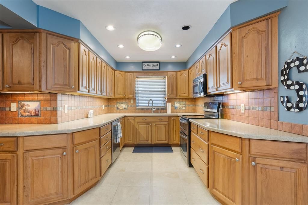 For Sale: $615,000 (3 beds, 2 baths, 2315 Square Feet)