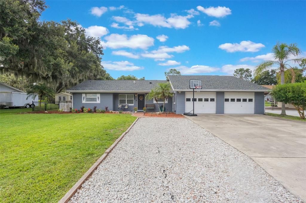 For Sale: $615,000 (3 beds, 2 baths, 2315 Square Feet)