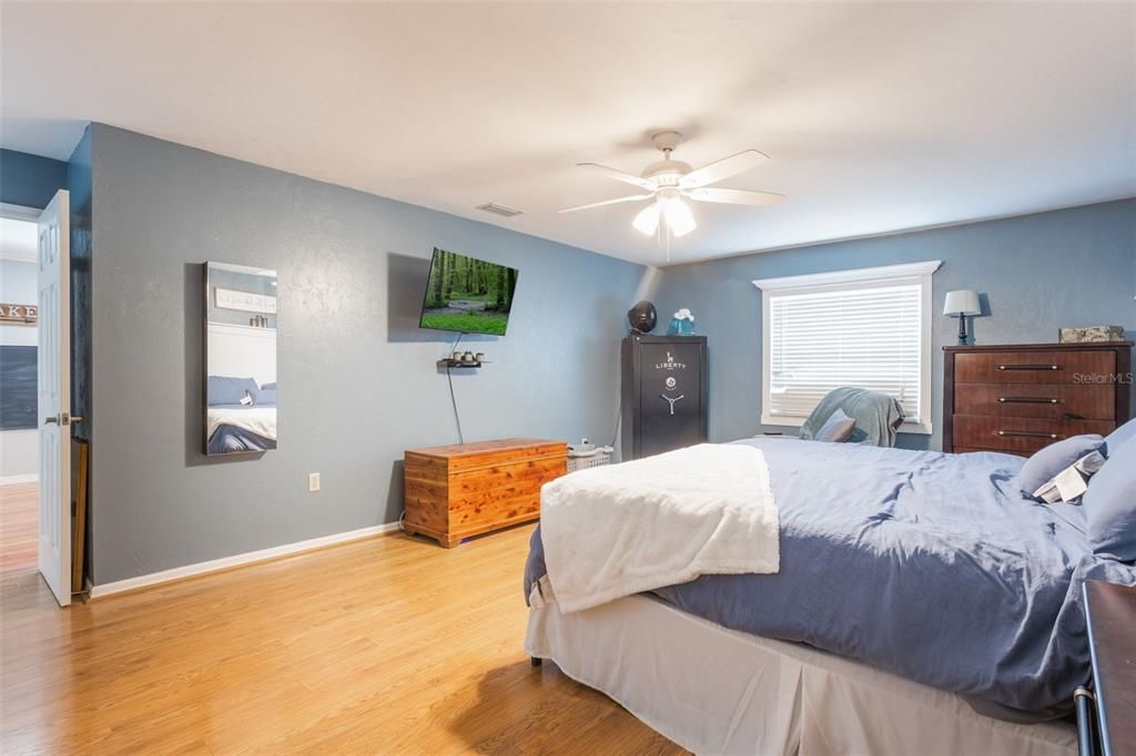 For Sale: $615,000 (3 beds, 2 baths, 2315 Square Feet)