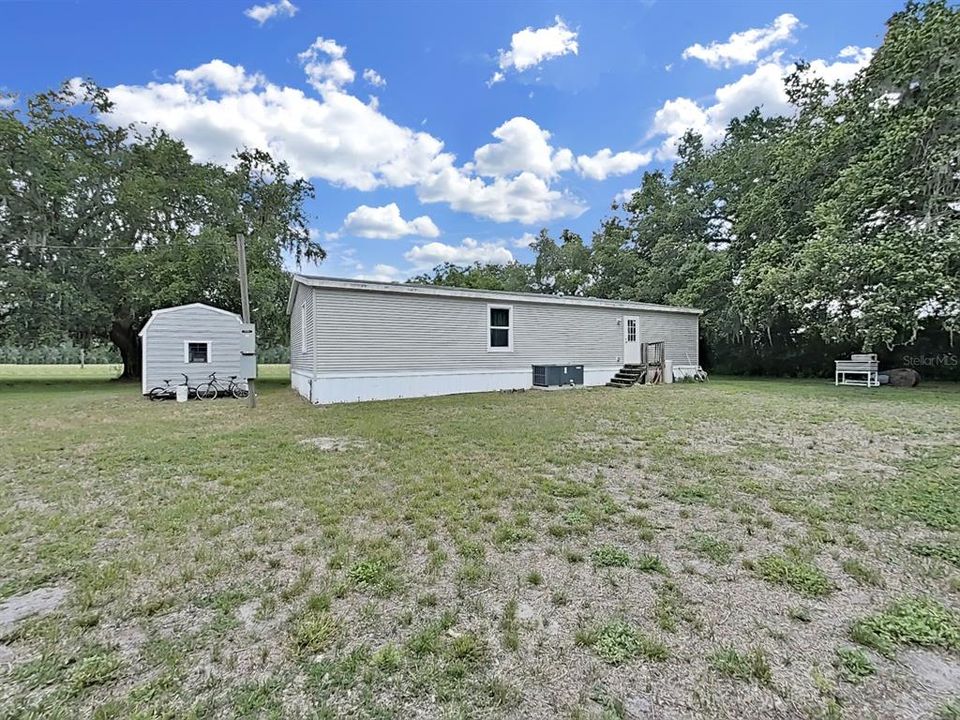 待售: $1,565,000 (24.80 acres)