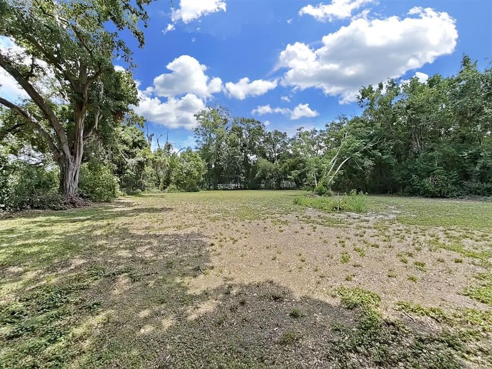 待售: $1,565,000 (24.80 acres)