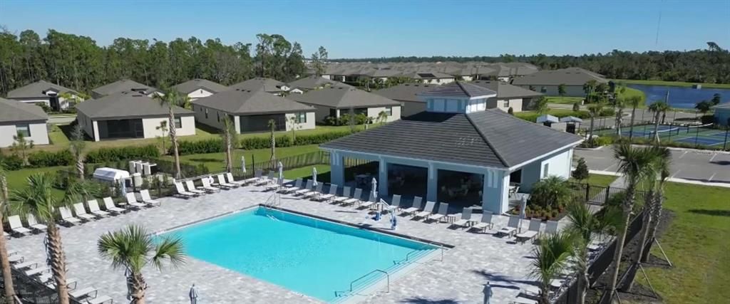 Recently Rented: $1,900 (2 beds, 2 baths, 1581 Square Feet)