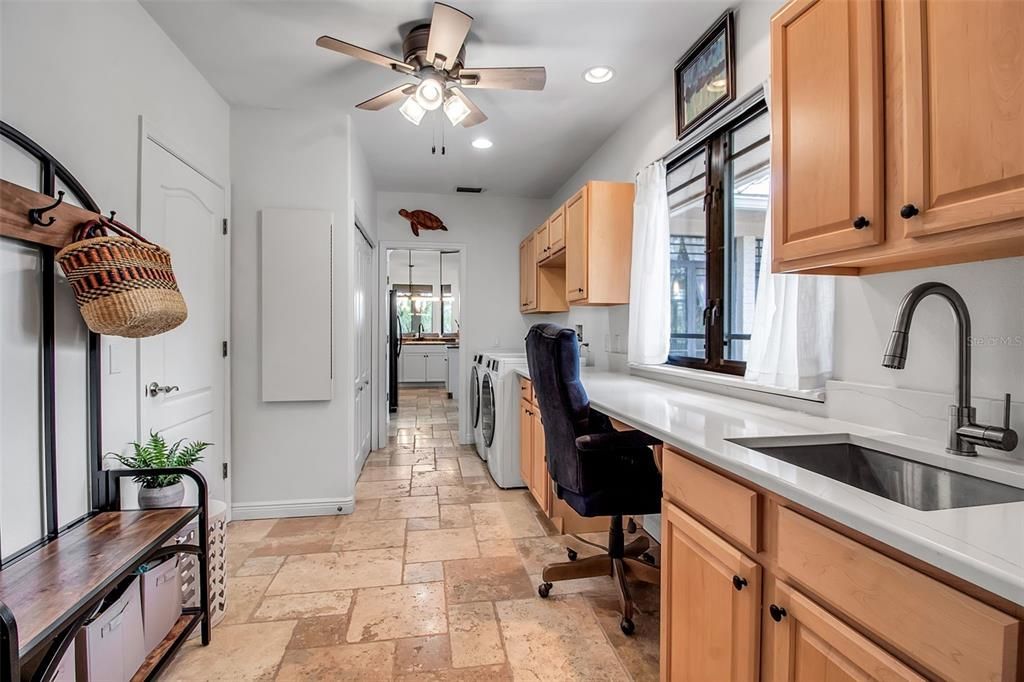 待售: $1,150,000 (3 贝兹, 2 浴室, 2905 平方英尺)