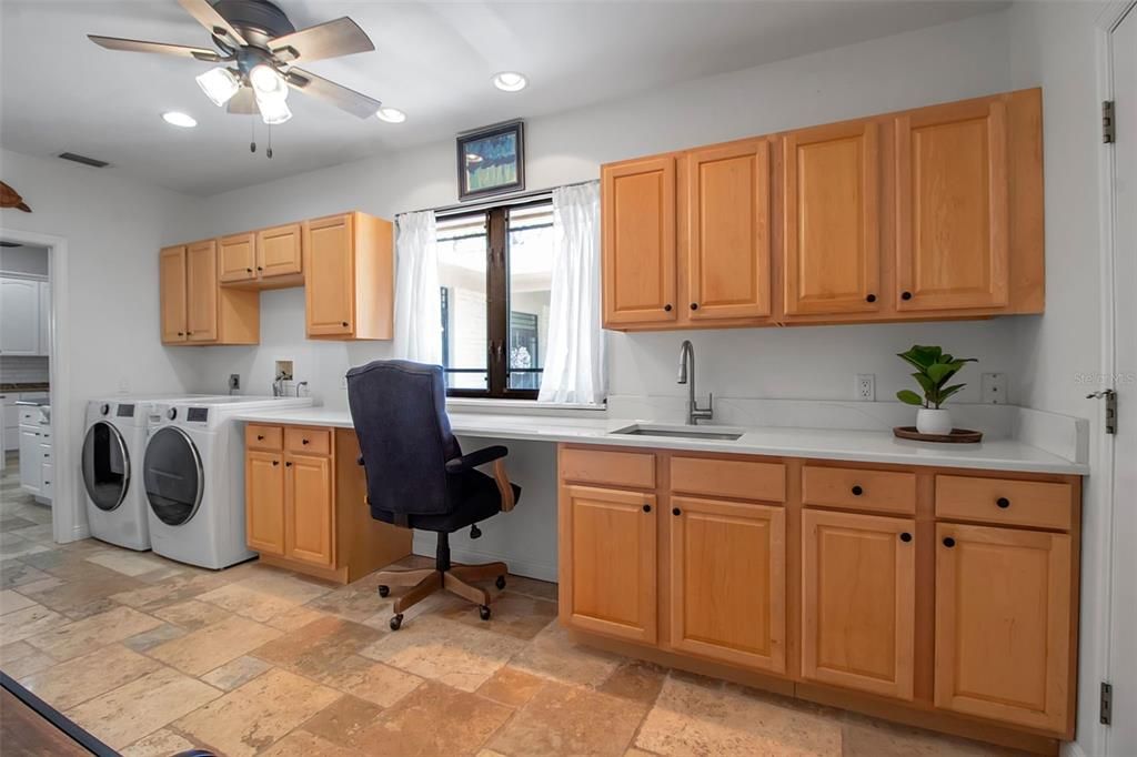 待售: $1,150,000 (3 贝兹, 2 浴室, 2905 平方英尺)