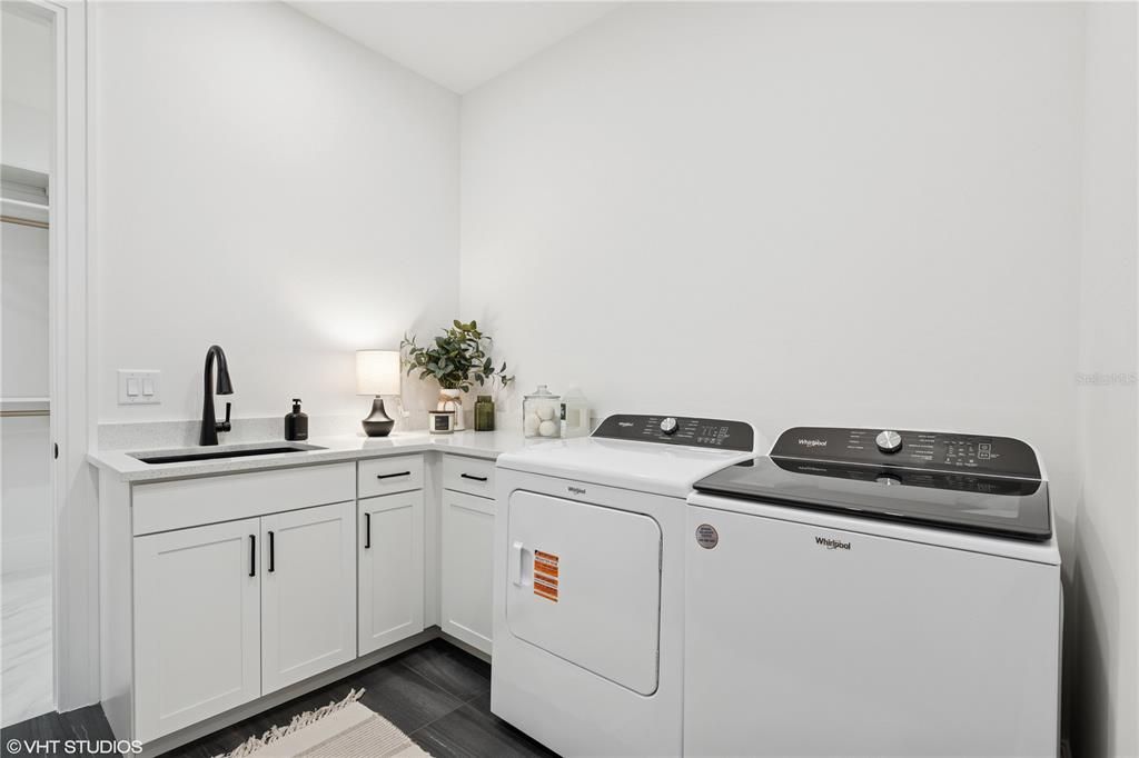 For Sale: $1,350,000 (3 beds, 3 baths, 2369 Square Feet)