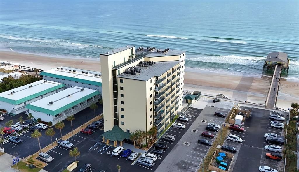 Active With Contract: $199,000 (1 beds, 1 baths, 600 Square Feet)