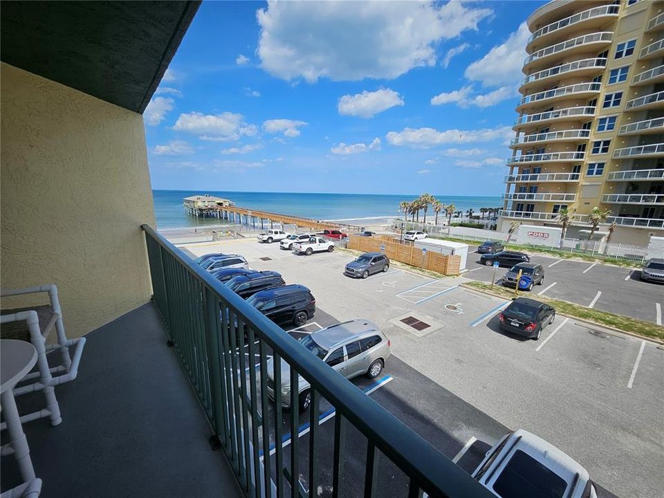 Active With Contract: $199,000 (1 beds, 1 baths, 600 Square Feet)