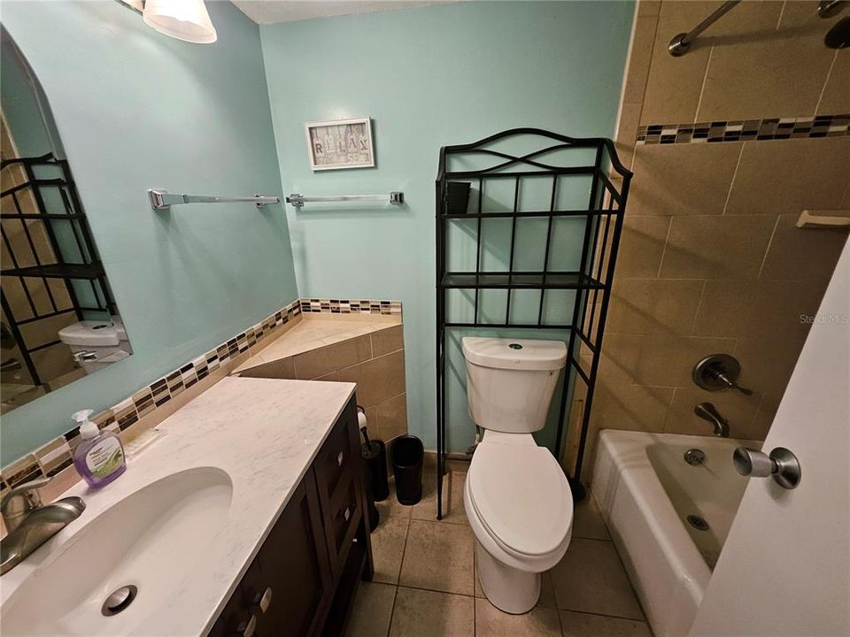 Active With Contract: $199,000 (1 beds, 1 baths, 600 Square Feet)