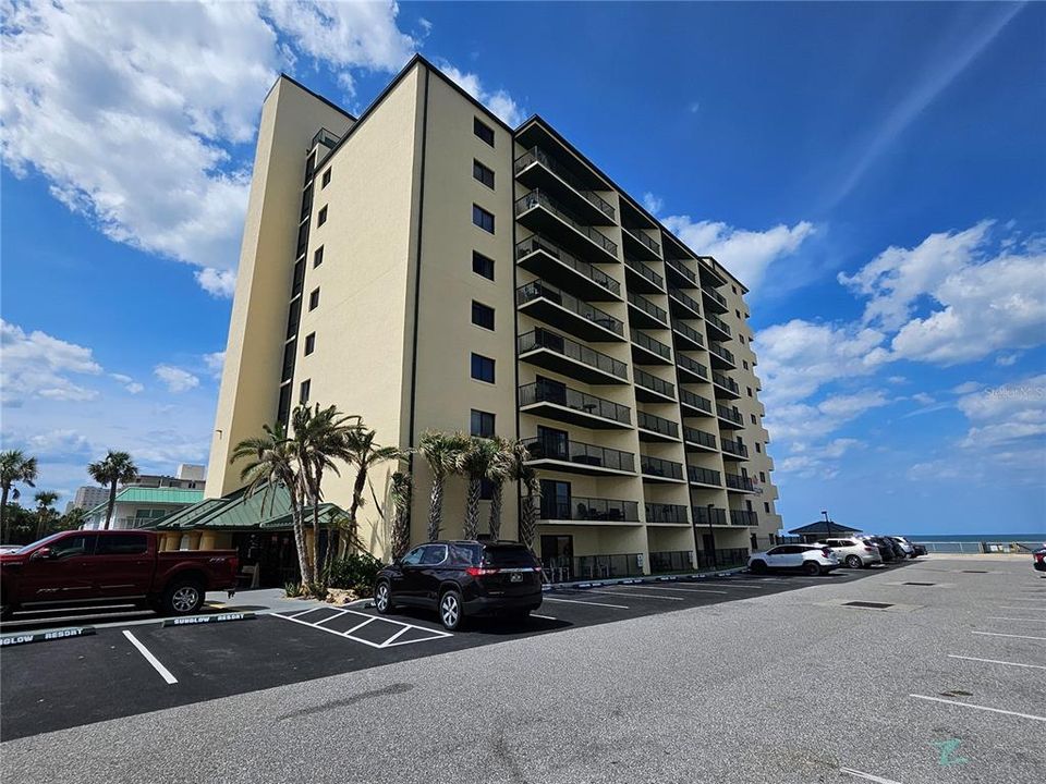 Active With Contract: $199,000 (1 beds, 1 baths, 600 Square Feet)