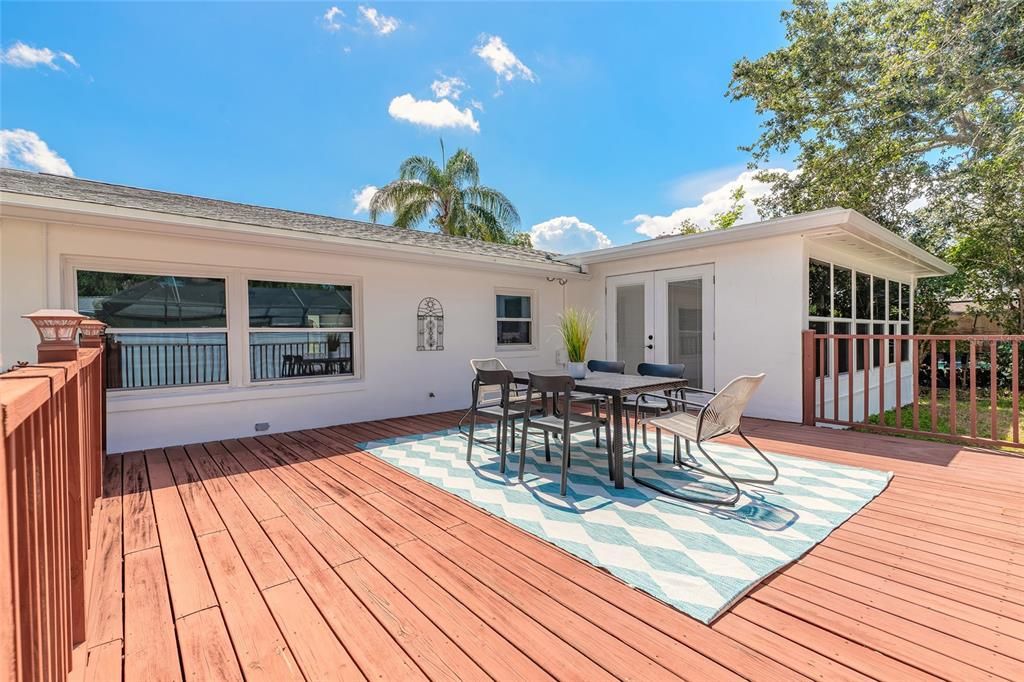 Active With Contract: $334,900 (3 beds, 2 baths, 1751 Square Feet)