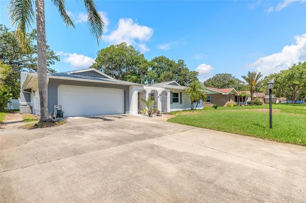 Active With Contract: $334,900 (3 beds, 2 baths, 1751 Square Feet)