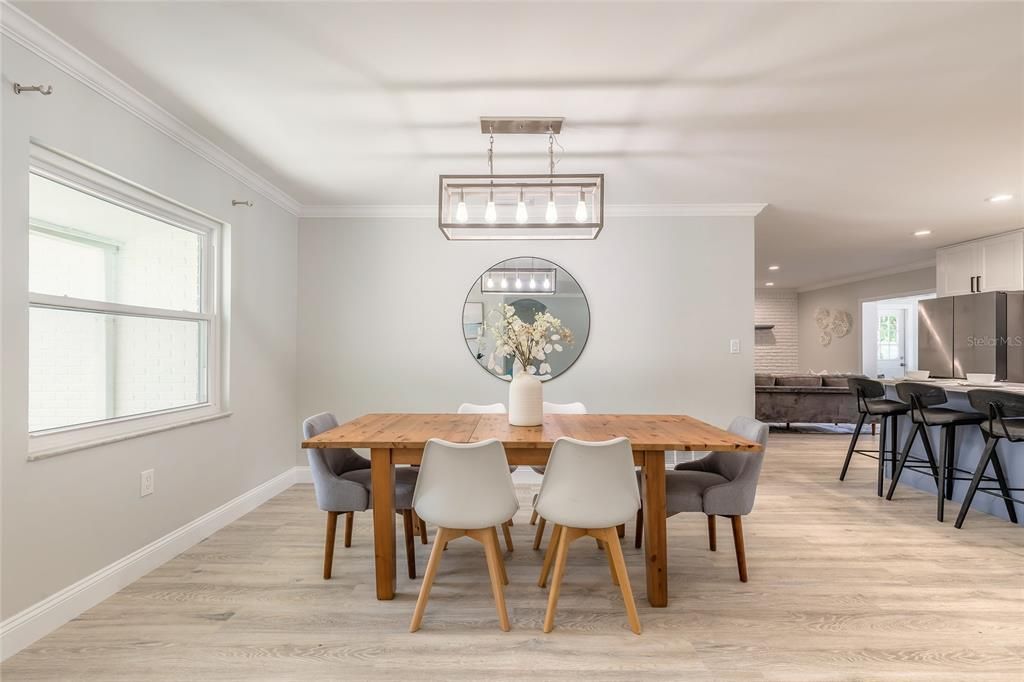 Active With Contract: $334,900 (3 beds, 2 baths, 1751 Square Feet)