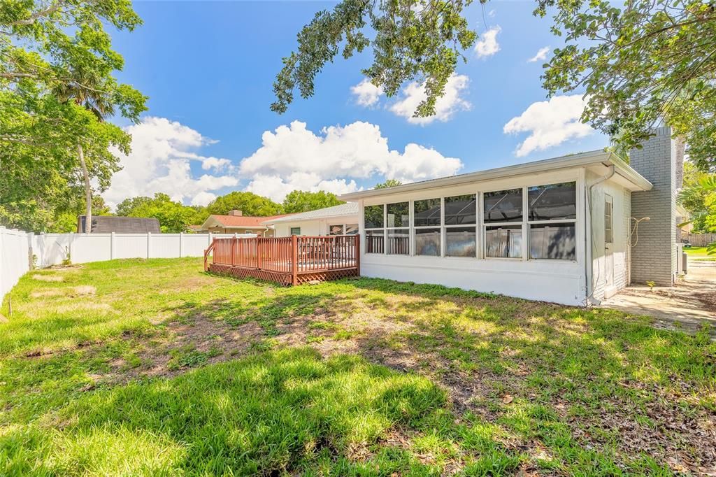 Active With Contract: $334,900 (3 beds, 2 baths, 1751 Square Feet)