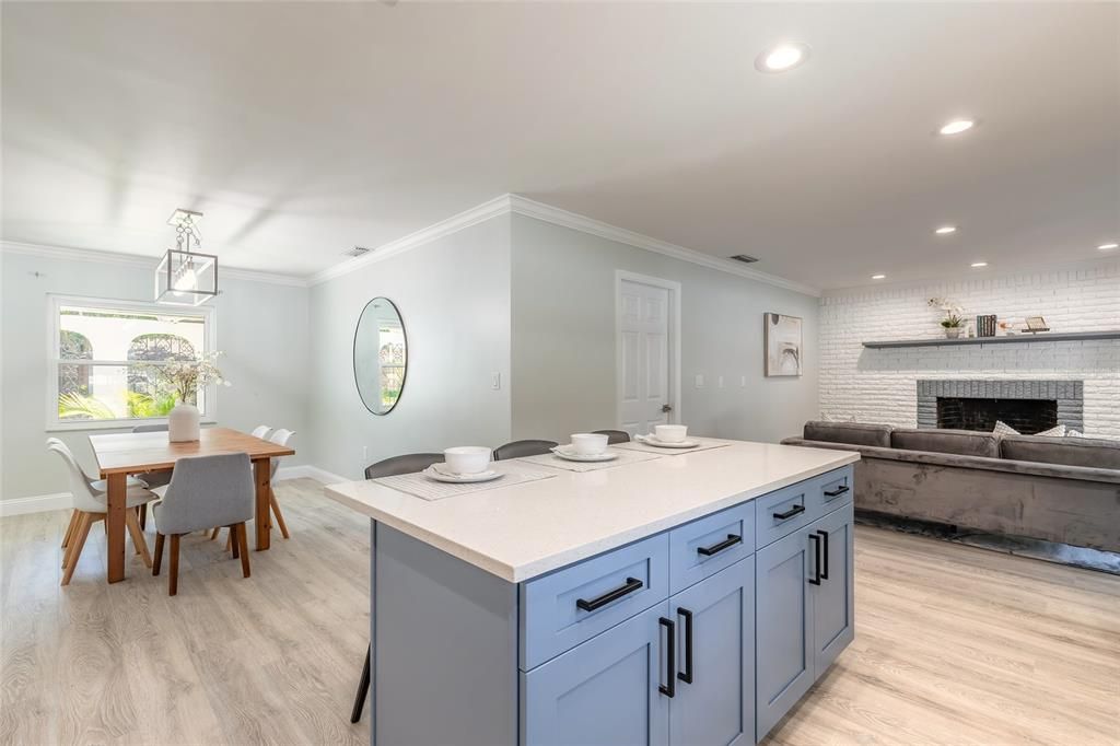 Active With Contract: $334,900 (3 beds, 2 baths, 1751 Square Feet)
