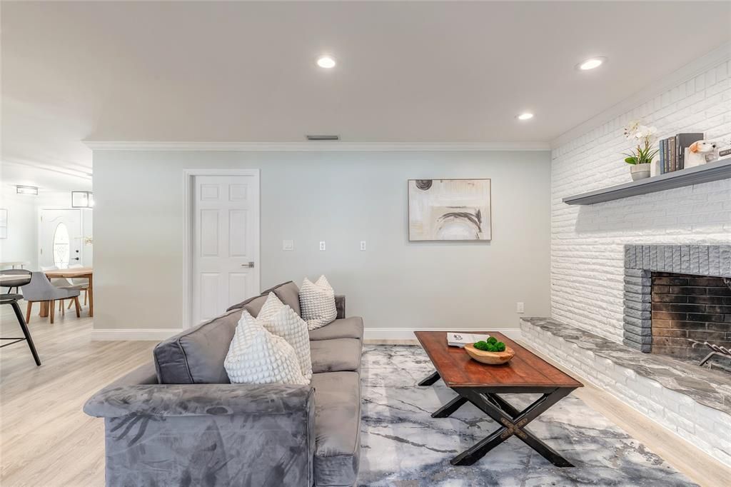 Active With Contract: $334,900 (3 beds, 2 baths, 1751 Square Feet)