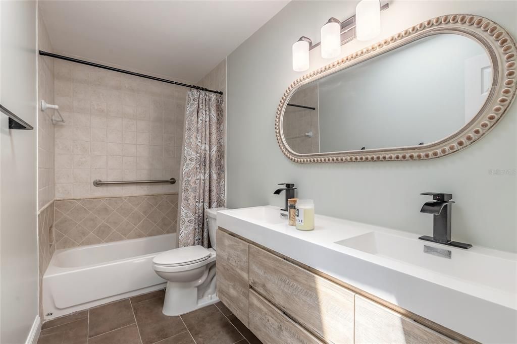 Active With Contract: $334,900 (3 beds, 2 baths, 1751 Square Feet)