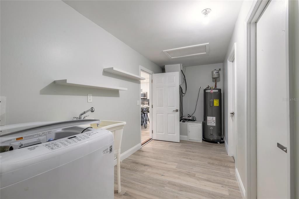 Active With Contract: $334,900 (3 beds, 2 baths, 1751 Square Feet)