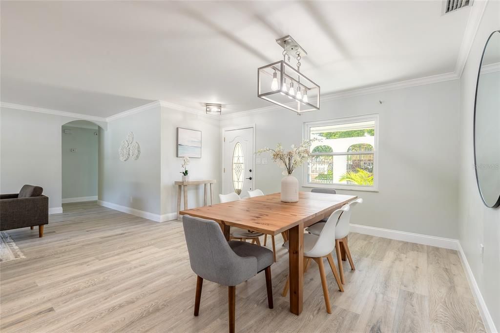 Active With Contract: $334,900 (3 beds, 2 baths, 1751 Square Feet)