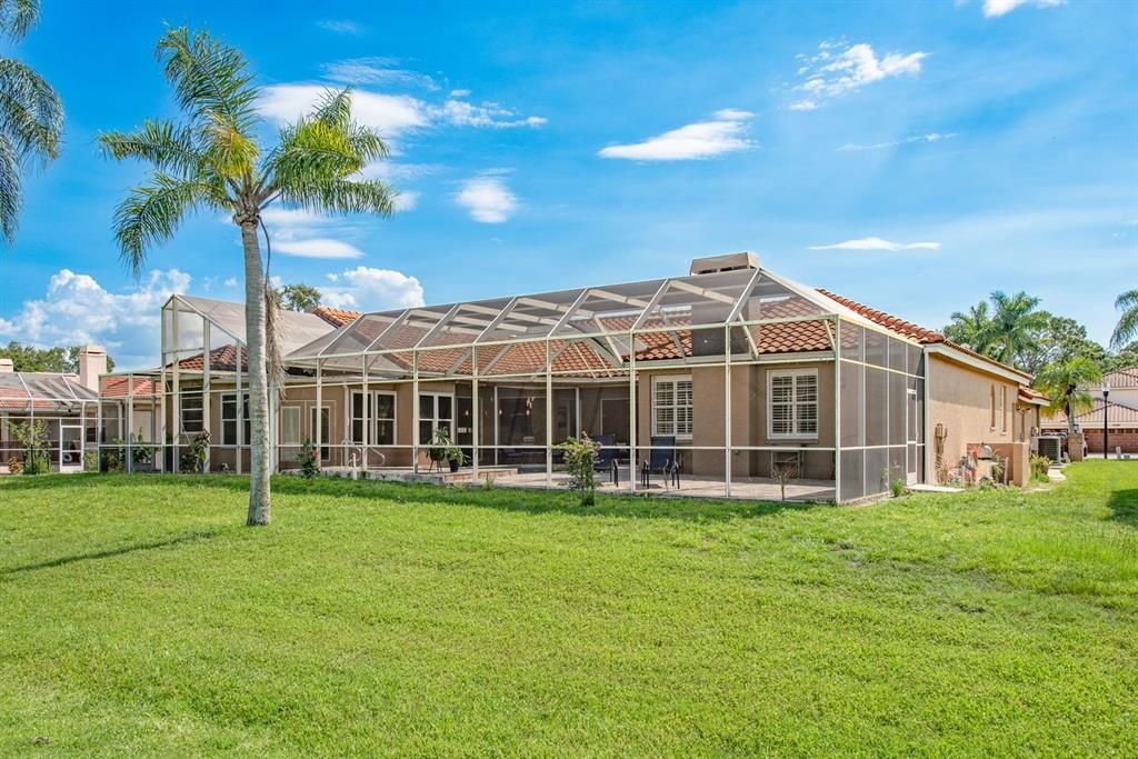 Activo con contrato: $899,900 (5 camas, 4 baños, 4006 Pies cuadrados)