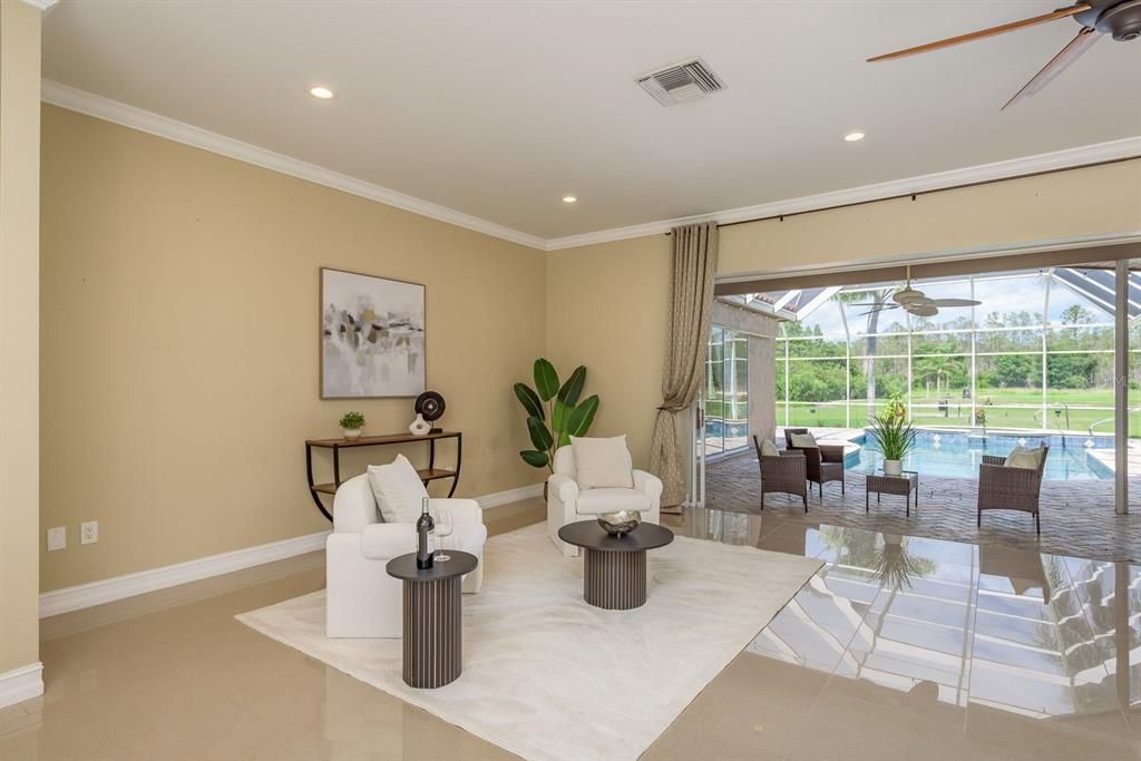 Activo con contrato: $899,900 (5 camas, 4 baños, 4006 Pies cuadrados)