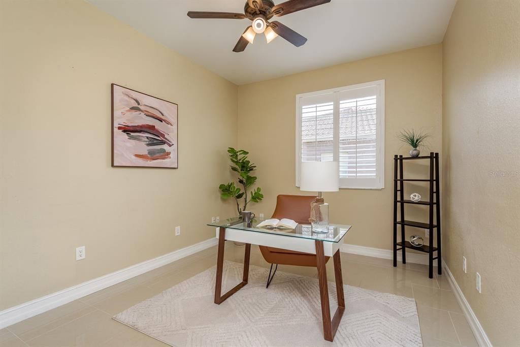 Activo con contrato: $899,900 (5 camas, 4 baños, 4006 Pies cuadrados)