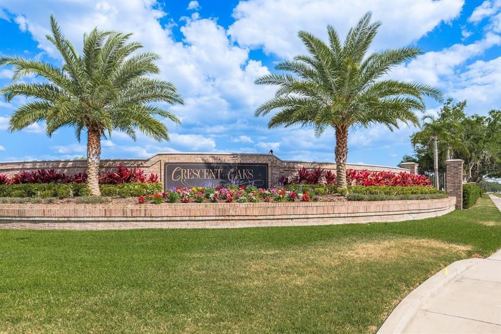 Activo con contrato: $899,900 (5 camas, 4 baños, 4006 Pies cuadrados)