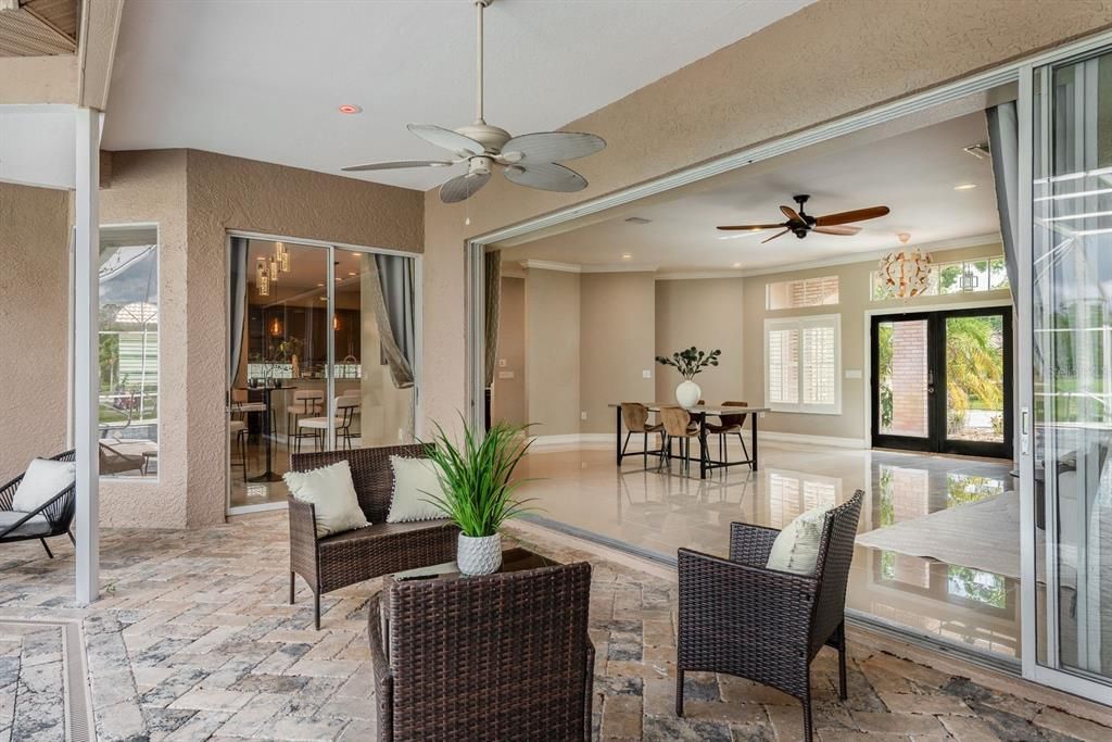 Activo con contrato: $899,900 (5 camas, 4 baños, 4006 Pies cuadrados)