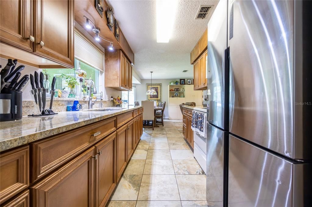 待售: $365,000 (4 贝兹, 2 浴室, 1764 平方英尺)