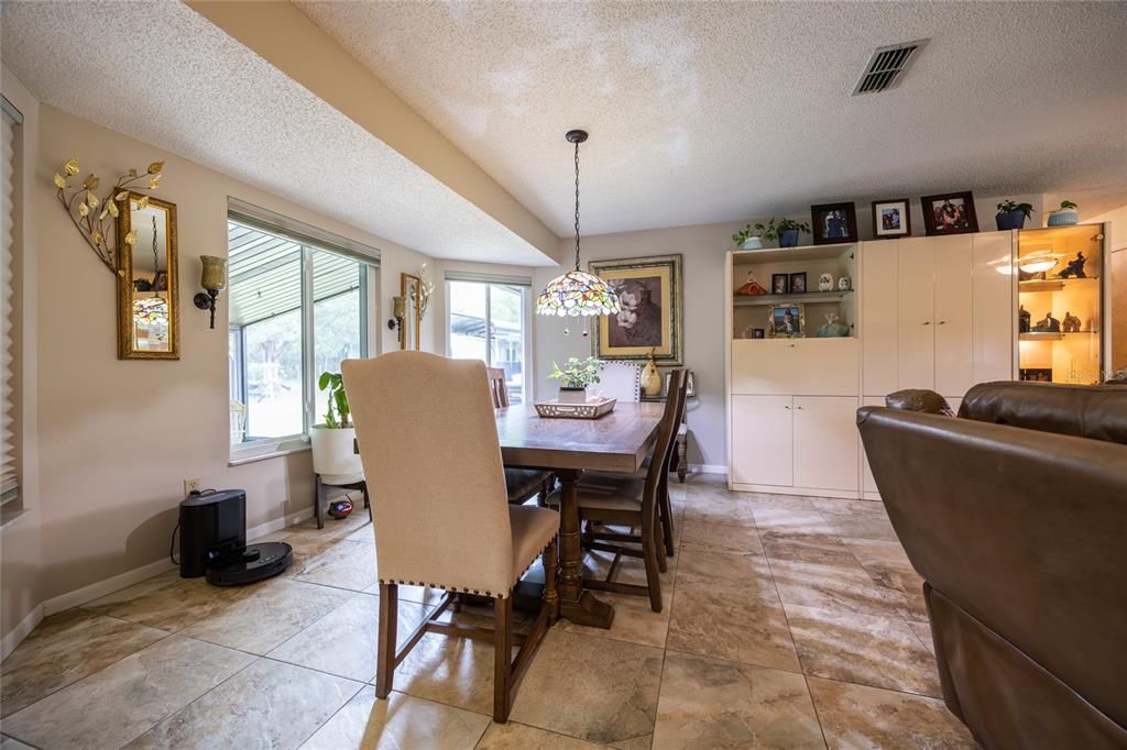 待售: $365,000 (4 贝兹, 2 浴室, 1764 平方英尺)