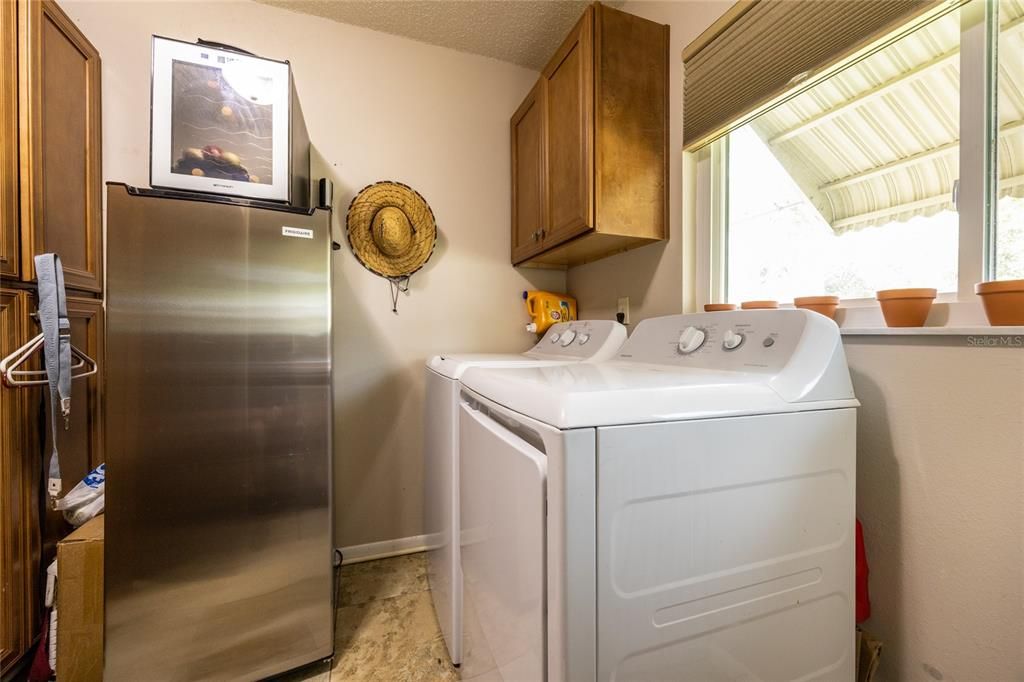 待售: $365,000 (4 贝兹, 2 浴室, 1764 平方英尺)